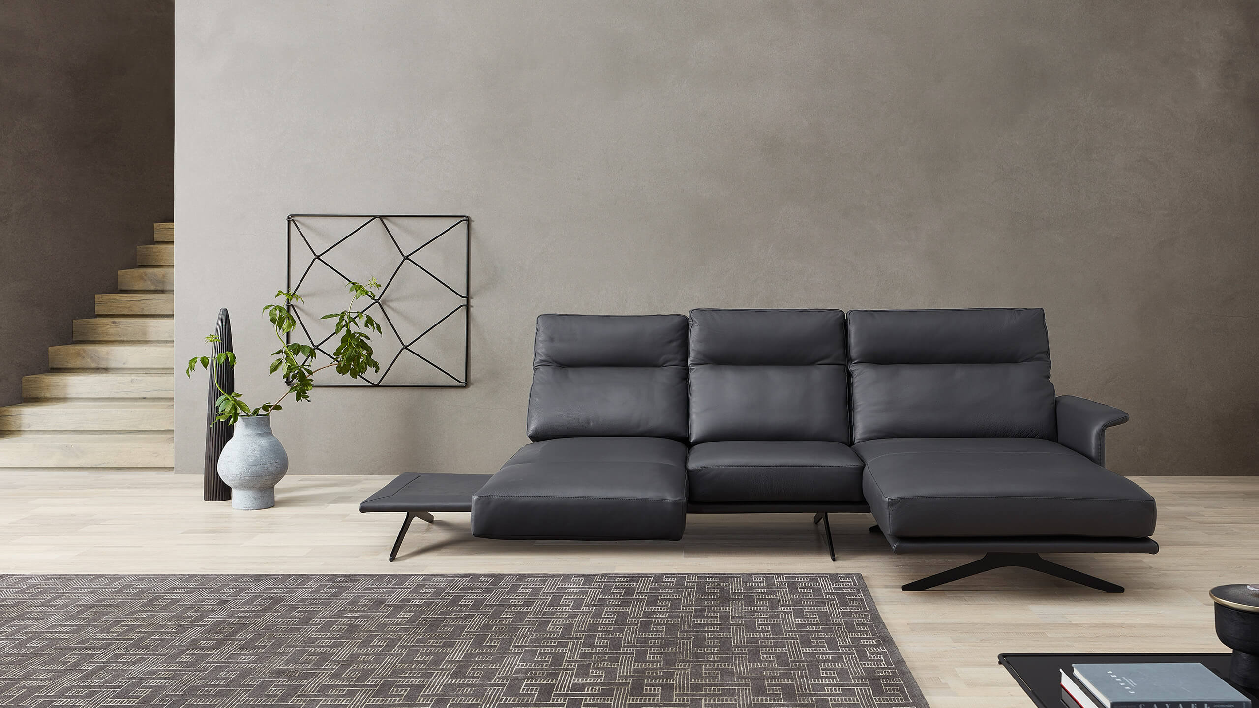 Cilia Ledersofa mit Longchair  und Dreh-Relaxsitz