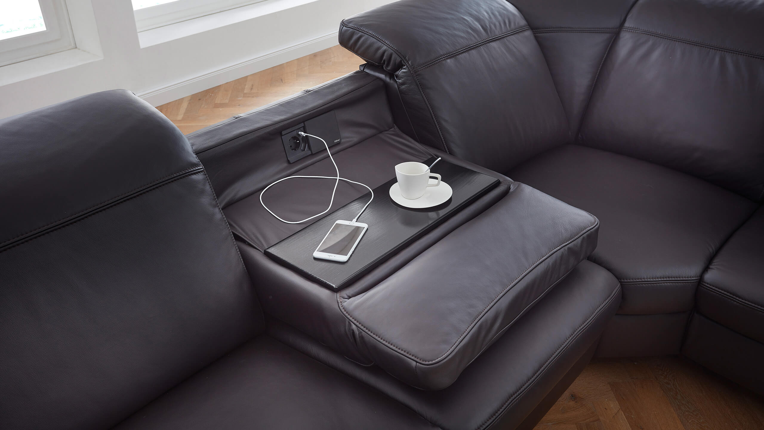 Shogun Sofa Mediaelement